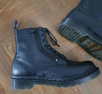 Dr. Martens Pascal Zip in zacht leer in maat 38 Mono black  beschikbaar voor biedingen