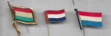 NEDERLANDSE VLAGGEN SPELDEN 3 STUKS beschikbaar voor biedingen