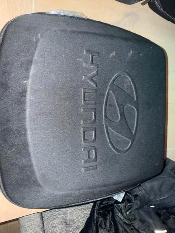 Hyundai Laadkabel met Tas beschikbaar voor biedingen