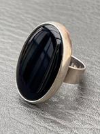 Zilveren ring met grote zwarte steen, 18 tot 19, Gebruikt, Zwart, Ophalen of Verzenden