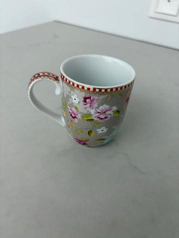 PIP Koffiemok met Bloemenmotief beschikbaar voor biedingen