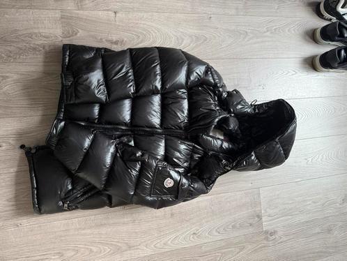 Moncler maya jas orgineel maat 5, Kleding | Heren, Jassen | Winter, Zo goed als nieuw, Maat 52/54 (L), Zwart, Ophalen of Verzenden