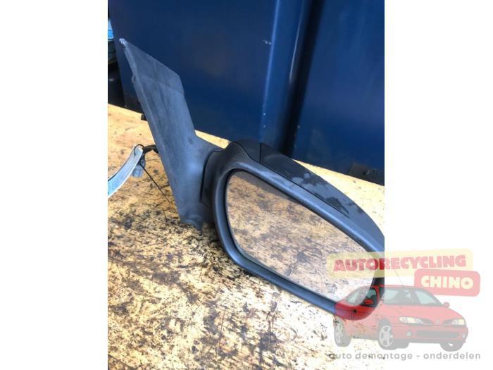 Buitenspiegel rechts van een Ford Focus, Auto-onderdelen, Spiegels, Ford, Gebruikt, 3 maanden garantie, Ophalen