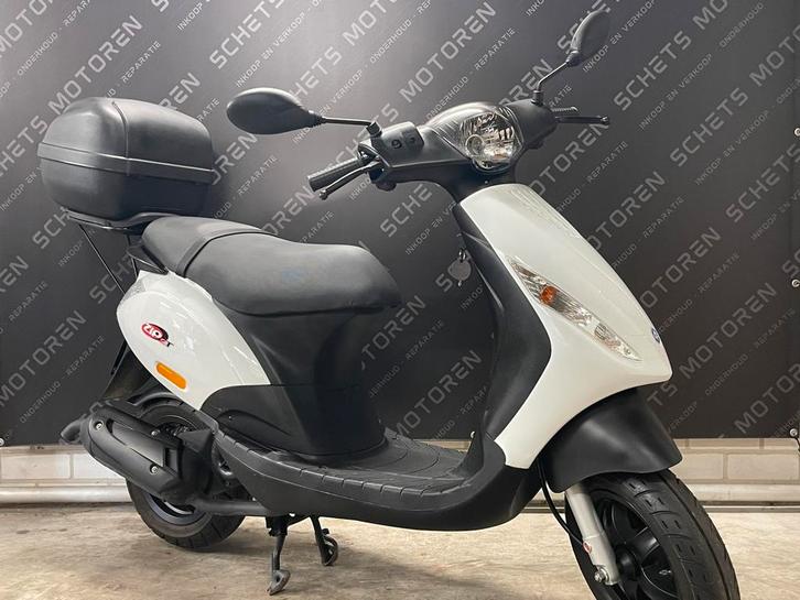 UNIEK! | Piaggio Zip 2t 2017 | 1.869 km! | Nieuwstaat, Fietsen en Brommers, Scooters | Piaggio, Zo goed als nieuw, Zip, Maximaal 45 km/u