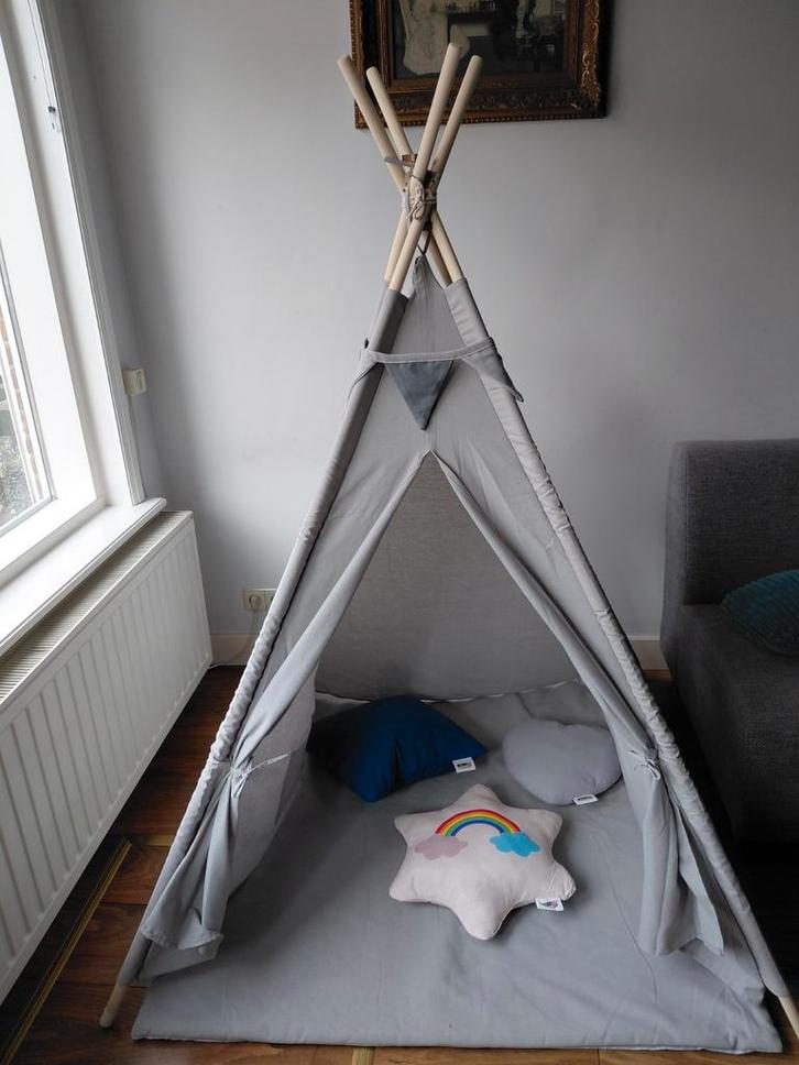 Leuk Spielwerk Tipi Speeltentje lichtgrijs, Kinderen en Baby's, Speelgoed | Speeltenten, Zo goed als nieuw, Ophalen