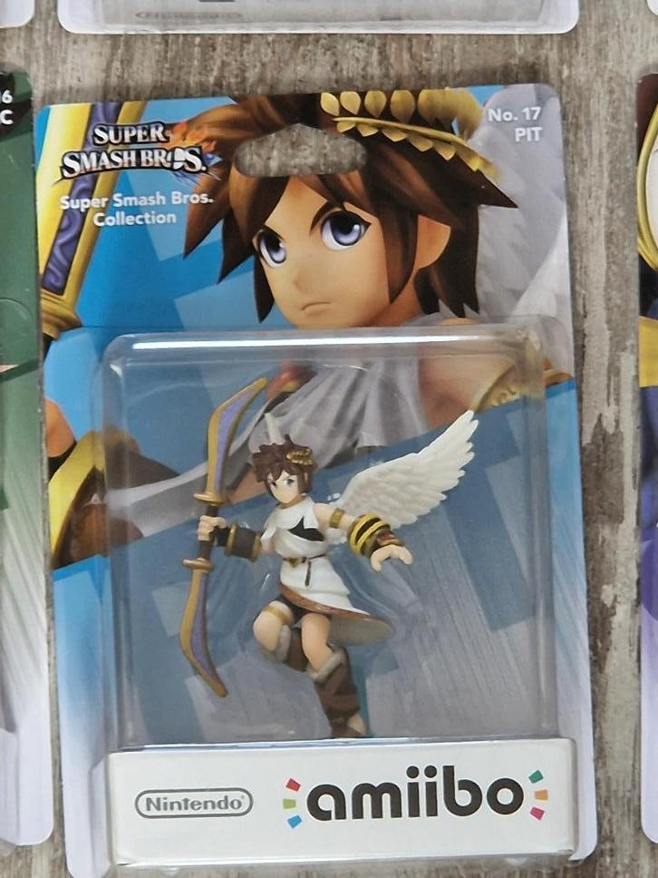 amiibo Pit Super Smash Bros serie nummer 17, Spelcomputers en Games, Games | Nintendo Switch, Nieuw, Vechten, 1 speler, Vanaf 3 jaar