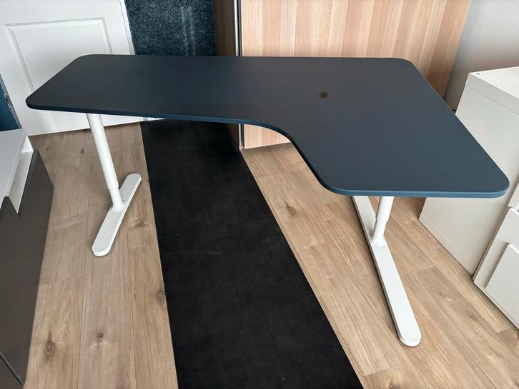 Ikea BEKANT hoekbureau, Huis en Inrichting, Bureaus, Gebruikt, Bureau, In hoogte verstelbaar, Ophalen