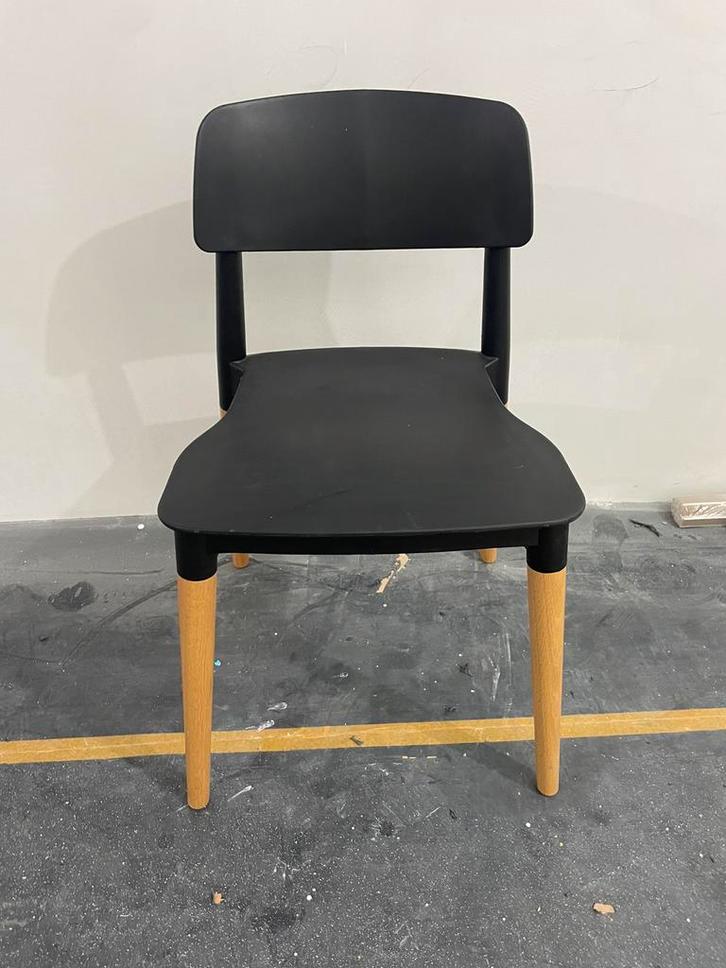 Stoel zwart huiten Poten, Huis en Inrichting, Stoelen, Ophalen of Verzenden