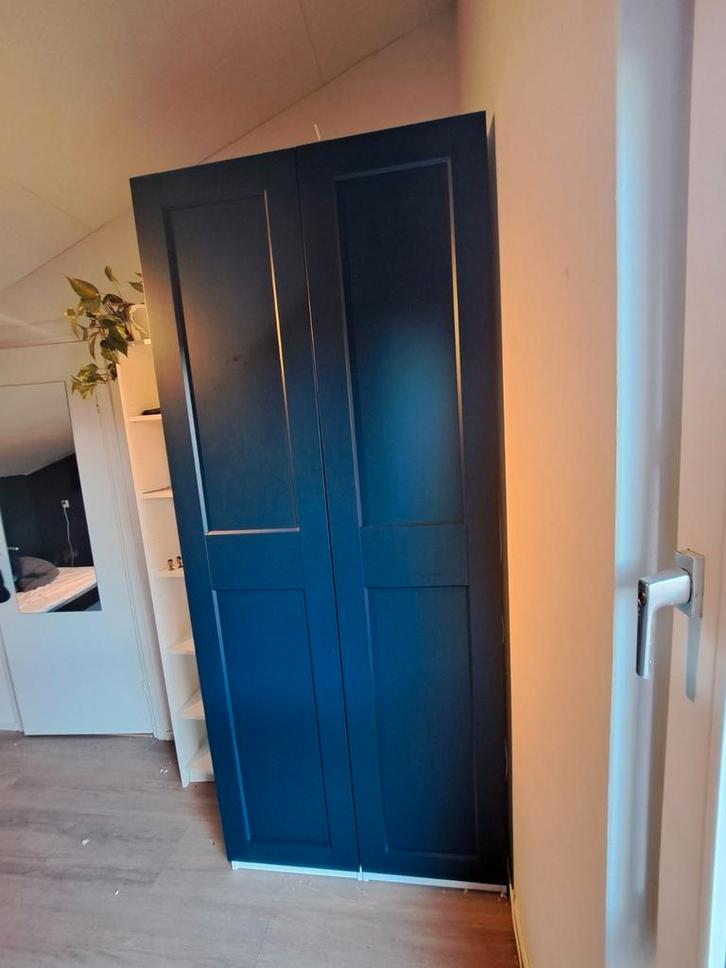 Blauwe Pax kledingkast van de Ikea met deuren, Huis en Inrichting, Kasten | Kledingkasten, Zo goed als nieuw, 200 cm of meer, 50 tot 100 cm