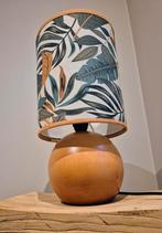 Handgemaakte lampenkap met upcycled houten onderstel, Ophalen of Verzenden, Zo goed als nieuw, Minder dan 50 cm