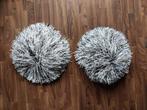 Cheerleader pompoms zwart/wit 2 stuks met ringgreep, Kleding | Dames, Carnavalskleding en Feestkleding, Ophalen of Verzenden, Zo goed als nieuw
