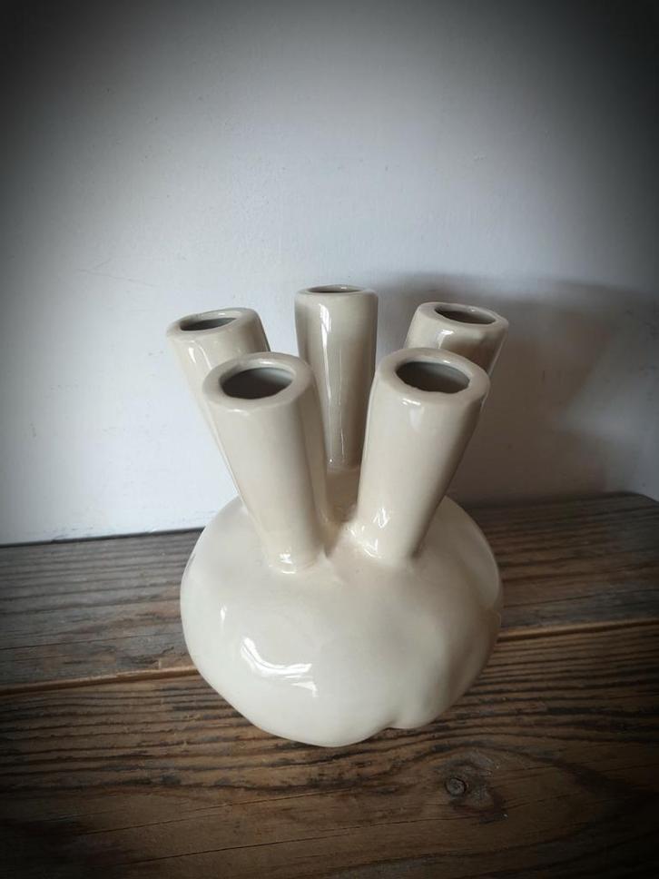 Tulpen vaas  - tulpenvaas - tulp, Huis en Inrichting, Woonaccessoires | Vazen, Nieuw, Overige kleuren, Minder dan 50 cm, Aardewerk of Porselein