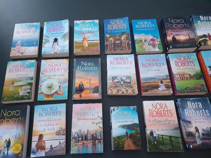 Verzameling 45 romans  van Nora Roberts / Een gouden team .., Boeken, Romans, Gelezen, Ophalen of Verzenden