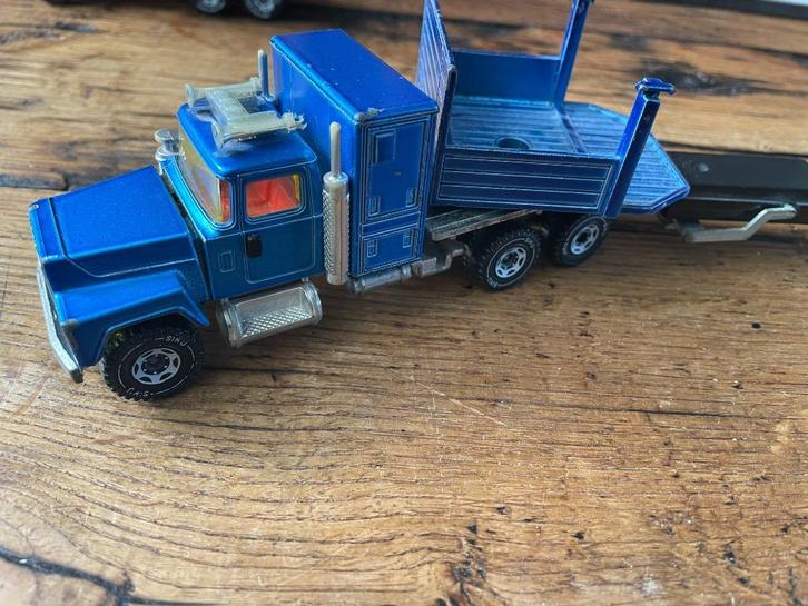 Siku Mack met verlengde trailer, Hobby en Vrije tijd, Modelauto's | 1:50, Zo goed als nieuw, Bus of Vrachtwagen, SIKU, Ophalen of Verzenden