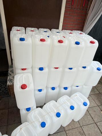 Kunststof jerrycans - partij beschikbaar voor biedingen