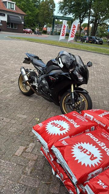 Honda CBR 1000 RR Fireblade 2009 (facelift 2012+ body) beschikbaar voor biedingen
