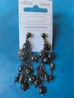 Oorbellen in een soort van bedeltjes (NIEUW), Overige materialen, Hangers, Zwart, Nieuw