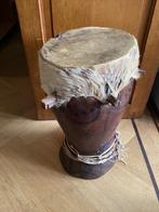 Djembe Afrikaanse trom vintage model uit boomstam met vacht, Trommel, Ophalen of Verzenden, Zo goed als nieuw