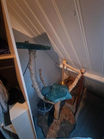 Krabpaal beschikbaar voor biedingen