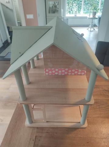 Poppenhuis, opknappertje incl meubeltjes (ophalen) beschikbaar voor biedingen