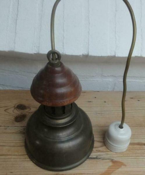 Brocante koperen/ messing hanglampje met hout, Huis en Inrichting, Lampen | Hanglampen, Gebruikt, Minder dan 50 cm, Hout, Ophalen of Verzenden