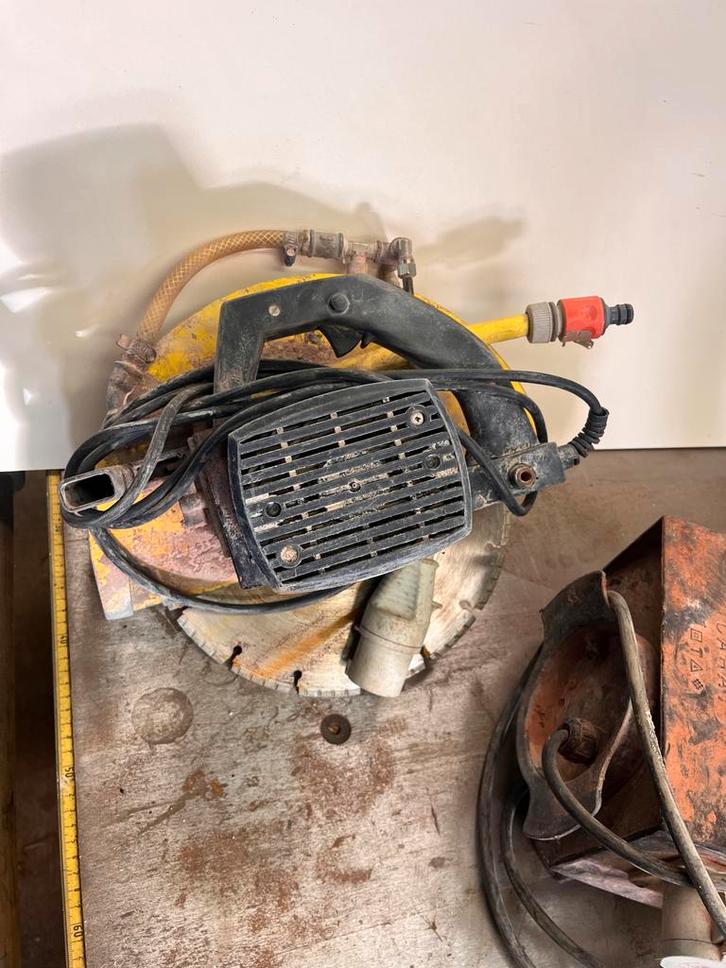 Muurzaag -Werkplaatsuitverkoop alles moet weg, Doe-het-zelf en Verbouw, Gereedschap | Zaagmachines, Gebruikt, Cirkelzaag, 600 tot 1200 watt