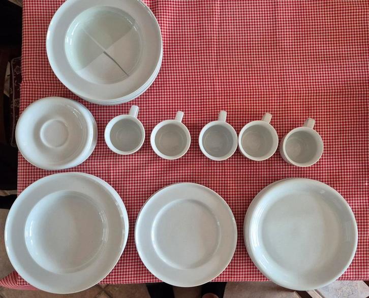 Arzberg Servies - Kopjes, Borden, Huis en Inrichting, Keuken | Servies, Gebruikt, Compleet servies, Effen, Porselein, Ophalen
