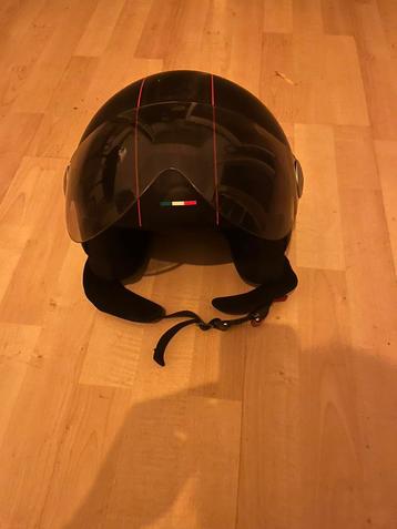 Beon Helm beschikbaar voor biedingen
