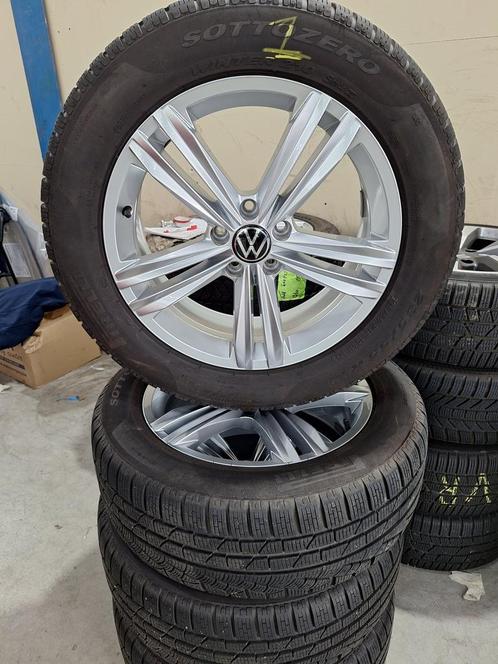 Volkswagen Tiguan Winterset 18 Inch Origineel, Auto-onderdelen, Banden en Velgen, Banden en Velgen, Winterbanden, 18 inch, 235 mm