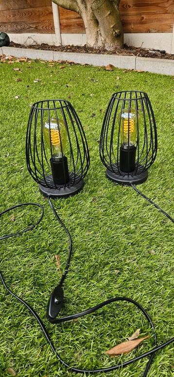 Set van 2 tafellampen + 1 vloerlamp + 1 hanglamp - Metaal beschikbaar voor biedingen