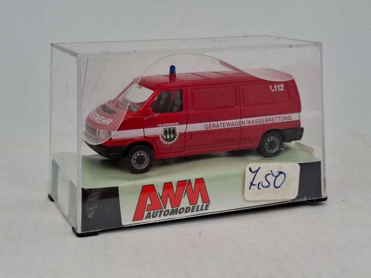 VW T4 brandweer Hoyerswerda - AWM 1/87, Hobby en Vrije tijd, Modelauto's | 1:87, Zo goed als nieuw, Auto, AWM, Verzenden