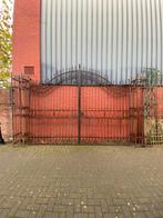 Massief smeedijzeren poort met zuilen, Tuin en Terras, Ophalen of Verzenden