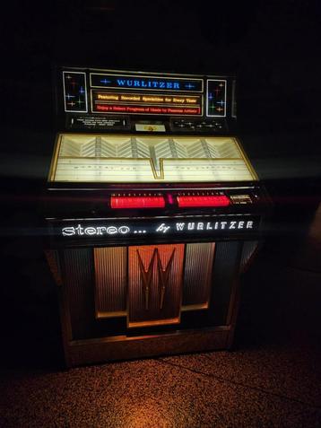Prachtige werkende Wurlitzer model 2810 jukebox beschikbaar voor biedingen
