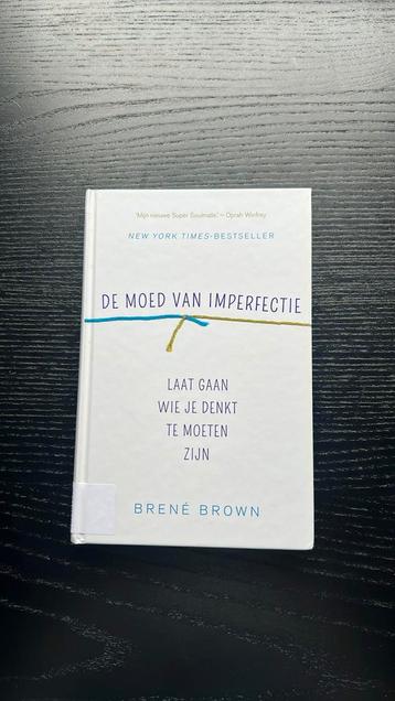 De moed van imperfectie beschikbaar voor biedingen