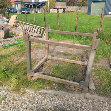 Steigerbok te koop beschikbaar voor biedingen