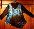 asymmetrisch tuniek zwart met blauwe bloemen 48/50, Kleding | Dames, Grote Maten, Ophalen of Verzenden, Blouse of Tuniek