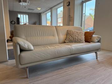 Bank Bora Balanza, Leolux beschikbaar voor biedingen