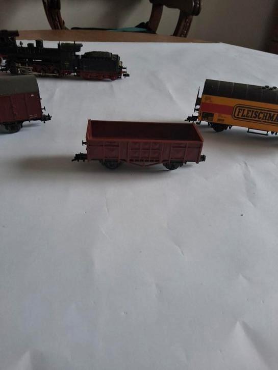 Fleischmann H0  3 lokomotieven  en 3 aanhangwagens., Hobby en Vrije tijd, Modeltreinen | H0, Gebruikt, Treinset, Gelijkstroom