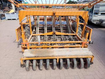 Regero 5 rij zelfrijdende plantmachine beschikbaar voor biedingen
