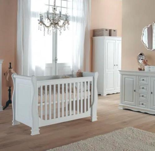 Bed + kast + commode complete baby kamer, Kinderen en Baby's, Kinderkamer | Complete kinderkamers, Zo goed als nieuw, Jongetje of Meisje