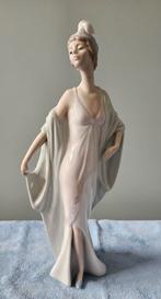 Lladro Sophisticate, Verzamelen, Beelden en Beeldjes, Ophalen, Zo goed als nieuw
