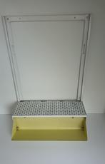 Vintage Brabantia hangende spiegel met kammenbakje, Ophalen, Rechthoekig, Minder dan 50 cm, Minder dan 100 cm