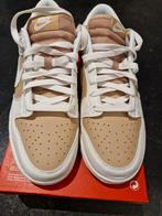 Nike Dunk Low Next Nature maat 42, Kleding | Dames, Schoenen, Beige, Nike, Nieuw, Ophalen of Verzenden