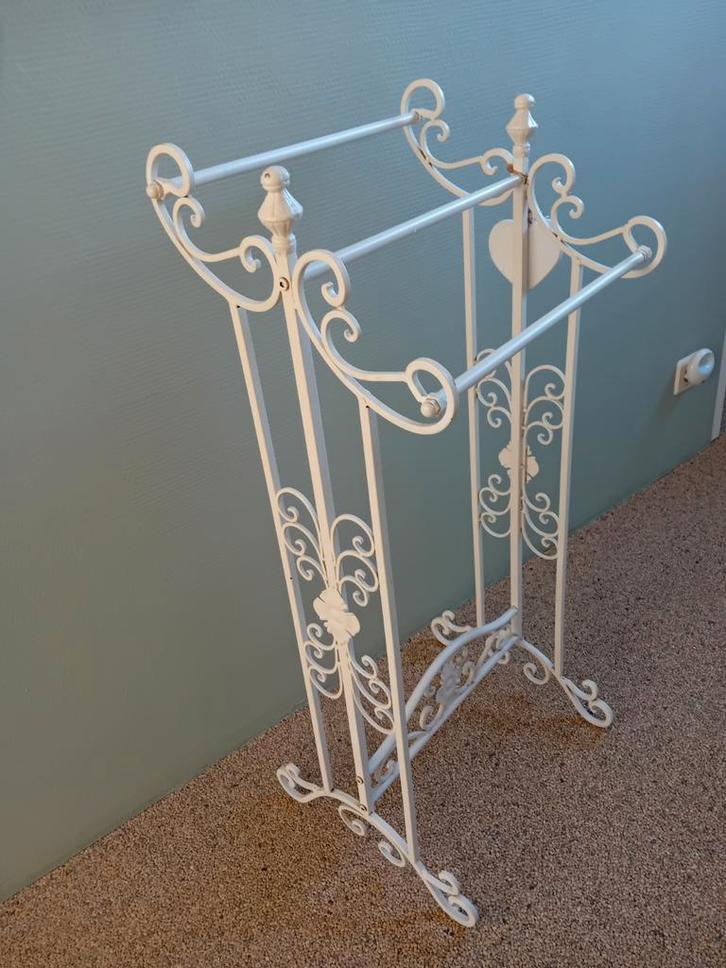 Brocant Handdoekrek - Wit Metaal, Huis en Inrichting, Badkamer | Badtextiel en Accessoires, Zo goed als nieuw, Handdoekenrek, Wit
