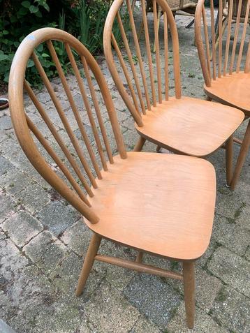 Pastoe-look eethoekstoel beschikbaar voor biedingen