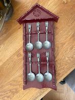 Antiek houten rek met sierlepeltjes, Ophalen