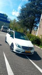 Mercedes B - Klasse Navi  Pano  Dak Led Nap Wit Apk Trekhaak, Origineel Nederlands, Te koop, 5 stoelen, Benzine