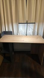 Study table, clean and quality with free study lamp., Huis en Inrichting, Bureaus, Ophalen of Verzenden, Zo goed als nieuw
