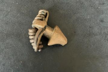 Bodemvondst…Romeinse Fibula - Brons beschikbaar voor biedingen