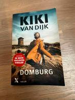 Domburg - Kiki van Dijk / 1* gelezen - nette staat, Boeken, Ophalen of Verzenden, Zo goed als nieuw